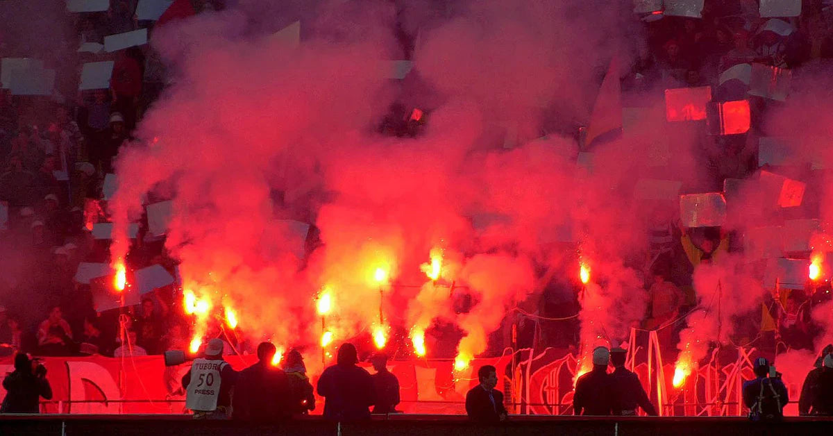 FUMIGENES ET TORCHES DE STADE